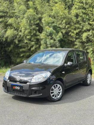 RENAULT SANDERO 1.0 AUTHENTIQUE 16V FLEX 4P MANUAL RENAULT SANDERO 1.0 AUTHENTIQUE 16V FLEX 4P MANUAL